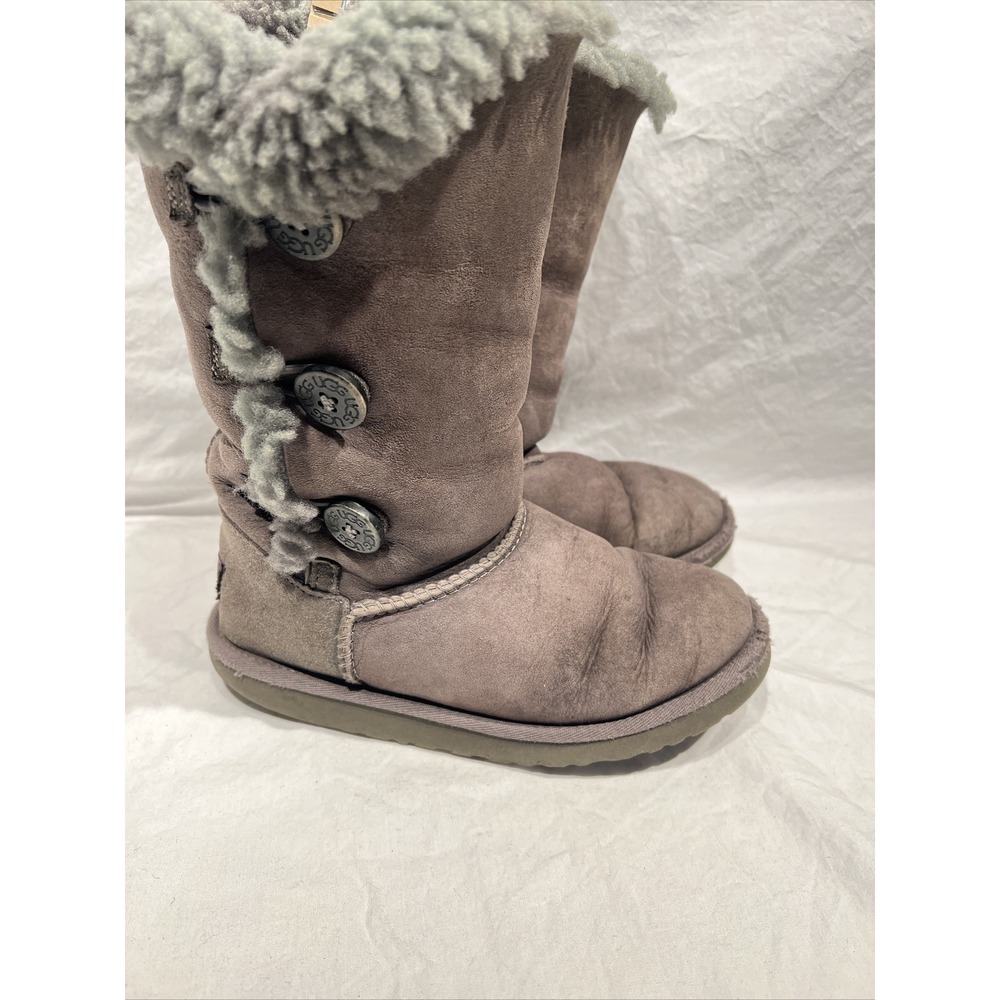 UGG‎ Tall Bailey 3 Button Boots Suede Leather Sheepskin Trim Size 3 Gray